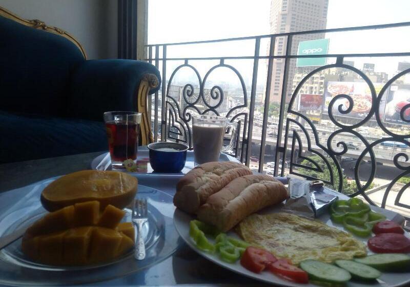 هاستل Invitation