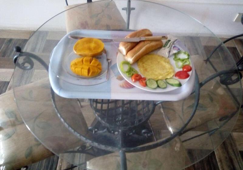 هاستل Invitation