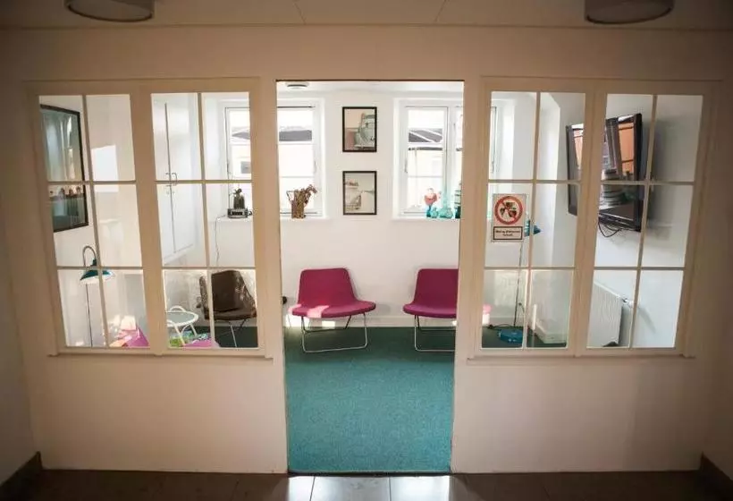 Femmasteren Hotel & Hostel