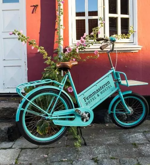 Femmasteren Hotel & Hostel