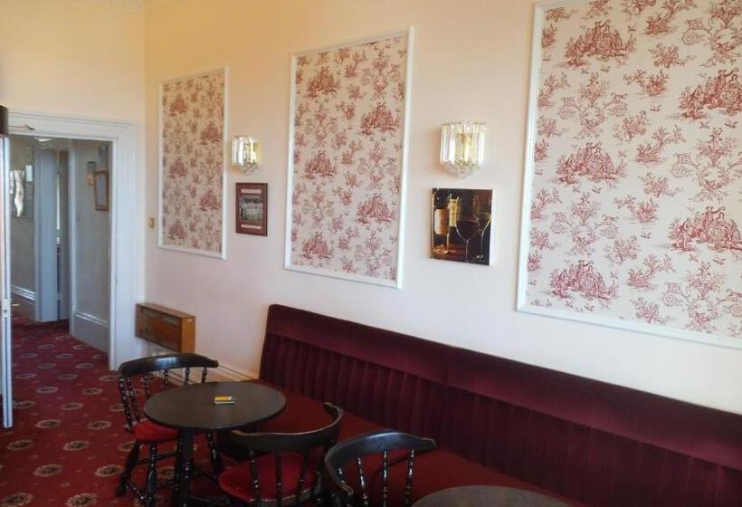 בית מלון כפרי Abbey Court