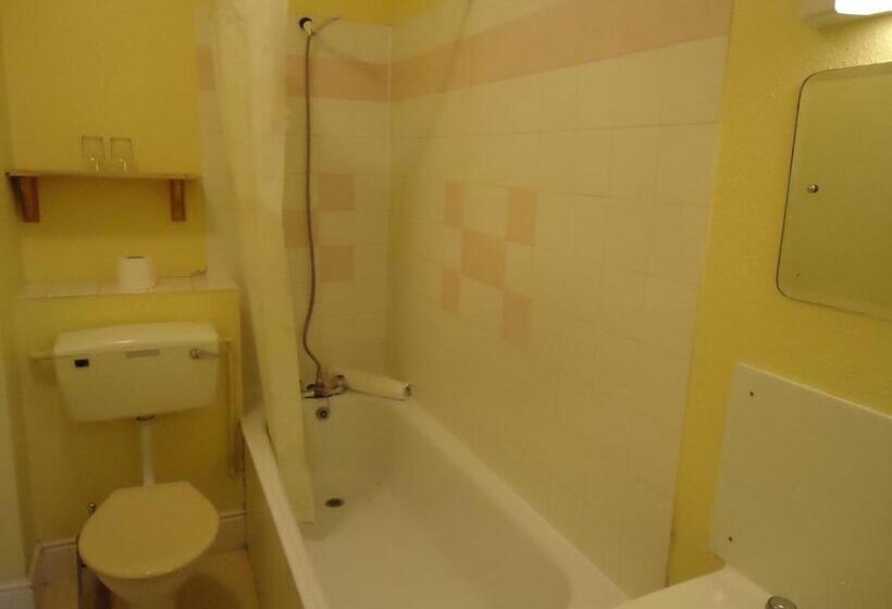 בית מלון כפרי Abbey Court