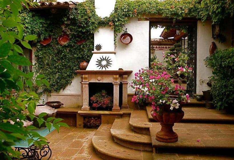 هتل Casa De La Real Aduana Boutique