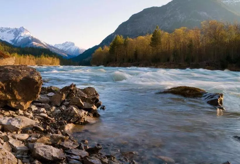 Hotelli Gasthof Schwarzer Adler