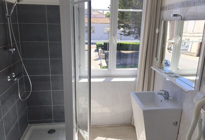 Отель Le Square