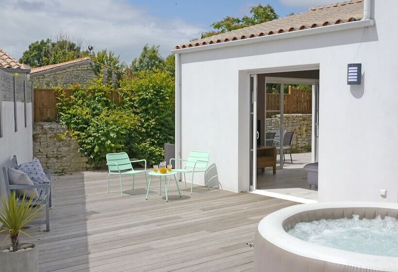 Отель Le Square