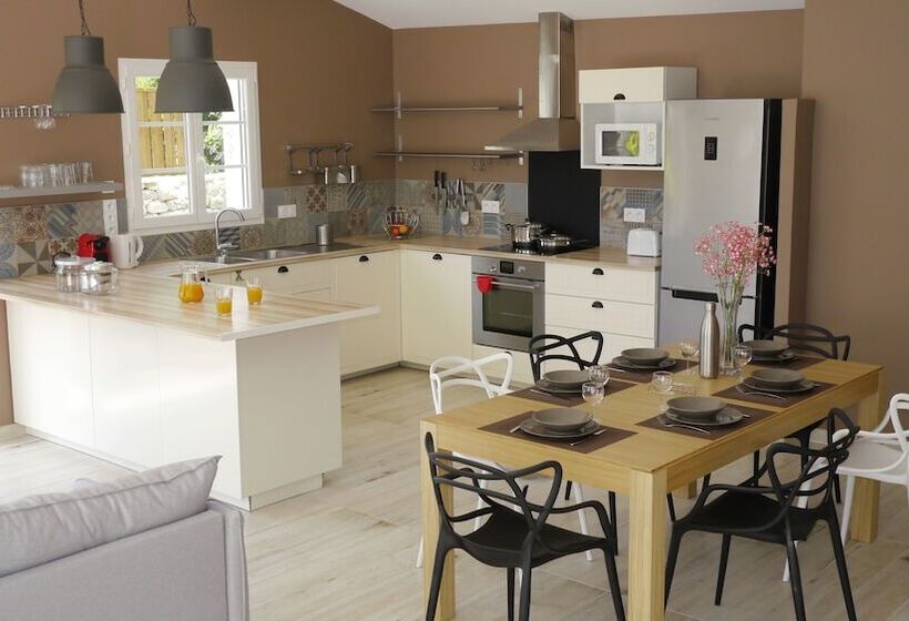 Отель Le Square