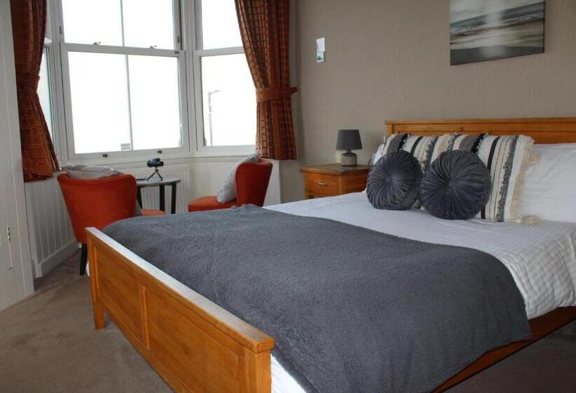 Отель The Crown