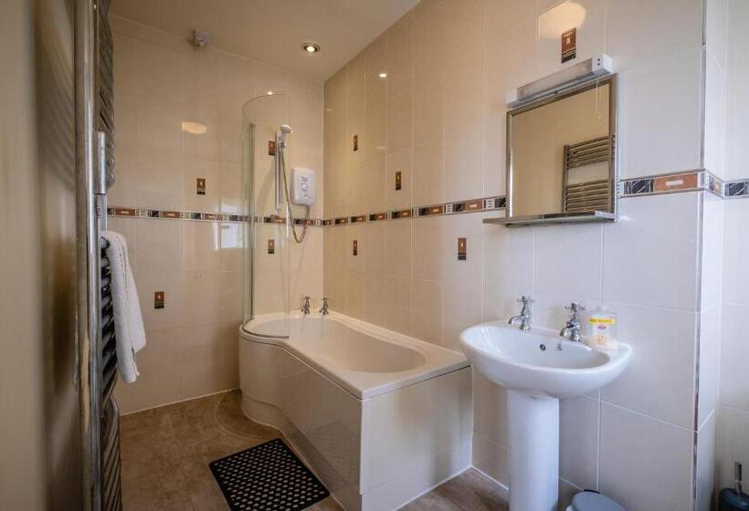 Отель The Crown