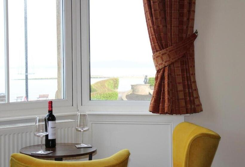 Отель The Crown