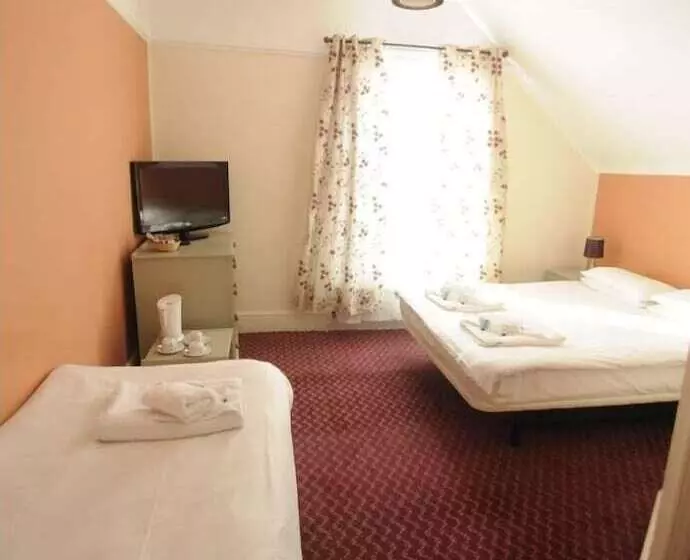 ホテル The Royal Oak