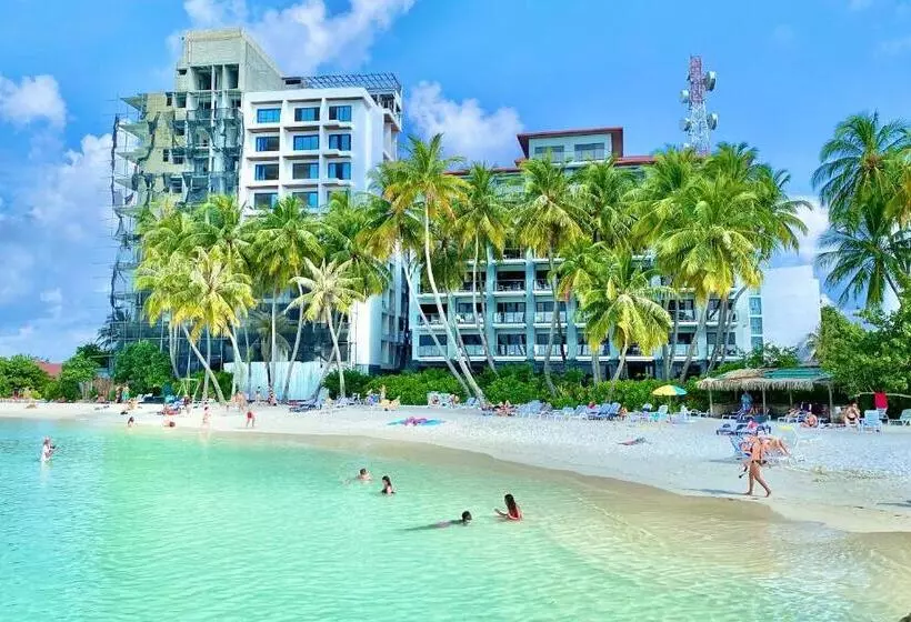 هتل Kaani Grand Seaview