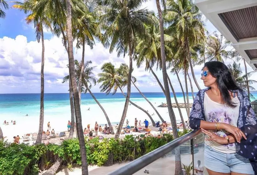 هتل Kaani Grand Seaview