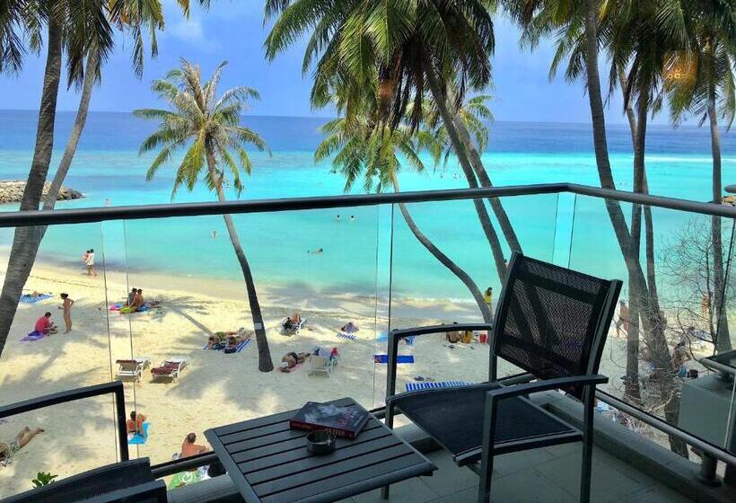 هتل Kaani Grand Seaview