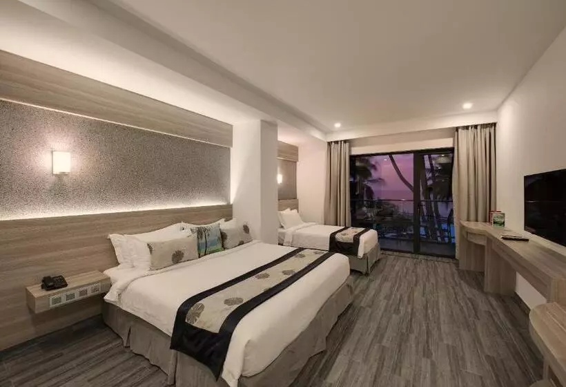 هتل Kaani Grand Seaview