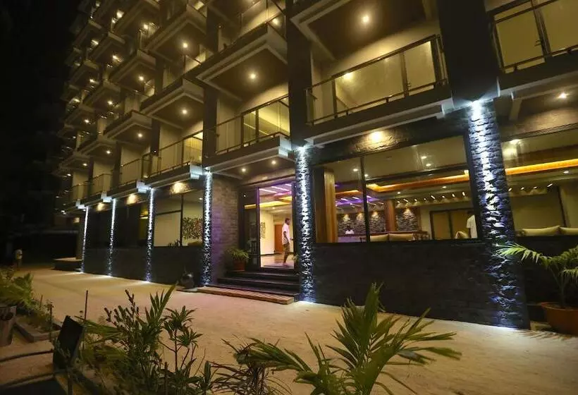 هتل Kaani Grand Seaview
