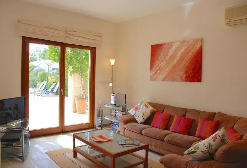 2 Bedroom Villa Loukia With Private Pool And Gardens, Aphrodite Hills Resort