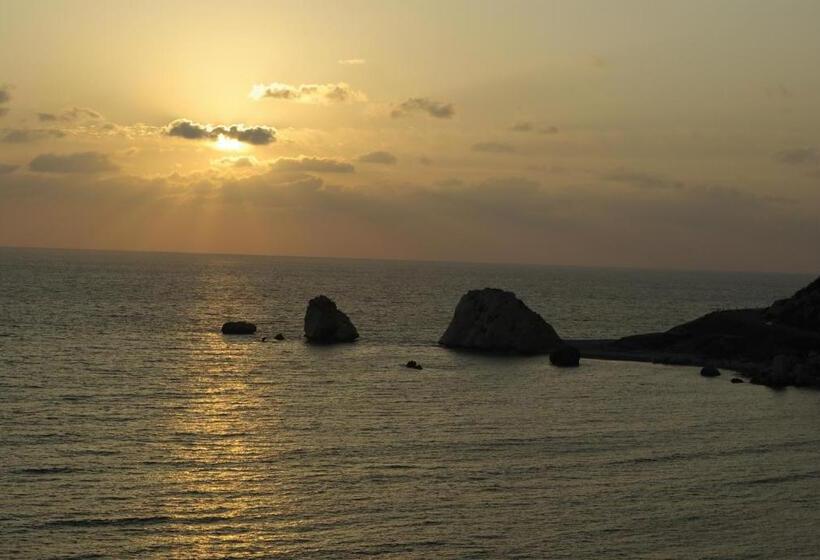 2 Bedroom Villa Loukia With Private Pool And Gardens, Aphrodite Hills Resort