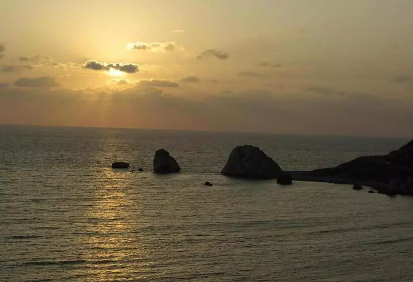 2 Bedroom Villa Loukia With Private Pool And Gardens, Aphrodite Hills Resort