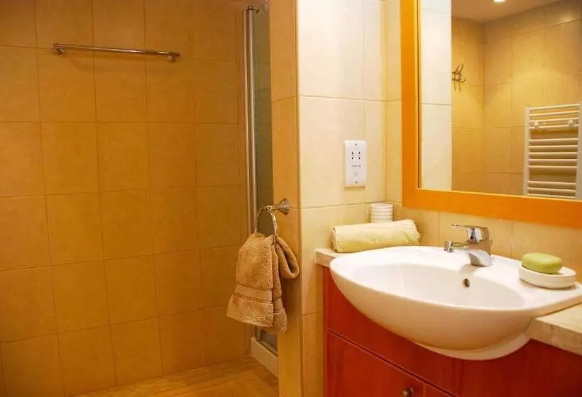 2 Bedroom Villa Loukia With Private Pool And Gardens, Aphrodite Hills Resort