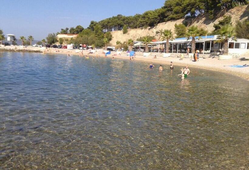 B&b Guest House Be Happy Parking,breakfast Center