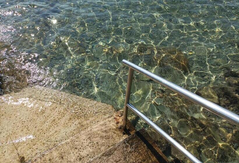 B&b Guest House Be Happy Parking,breakfast Center