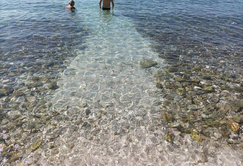 B&b Guest House Be Happy Parking,breakfast Center