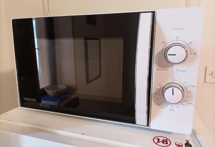 B&b Guest House Be Happy Parking,breakfast Center