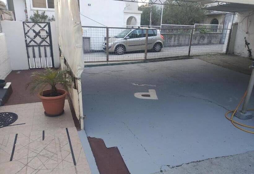 B&b Guest House Be Happy Parking,breakfast Center