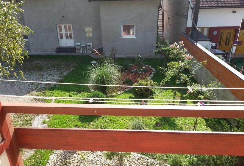 مبيت وإفطار Guesthouse Kod Mosta