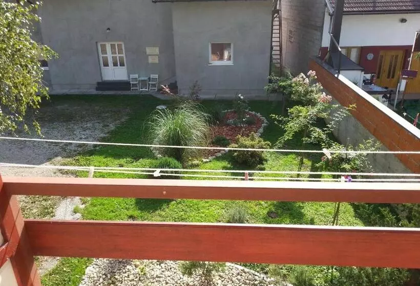 تختخواب و صبحانه Guesthouse Kod Mosta