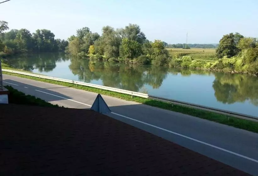 تختخواب و صبحانه Guesthouse Kod Mosta