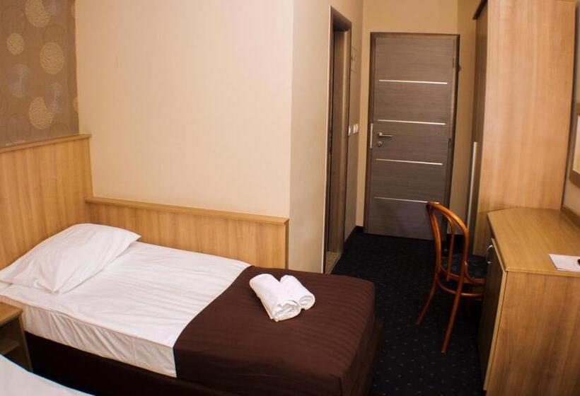 酒店 Admiral Vinkovci