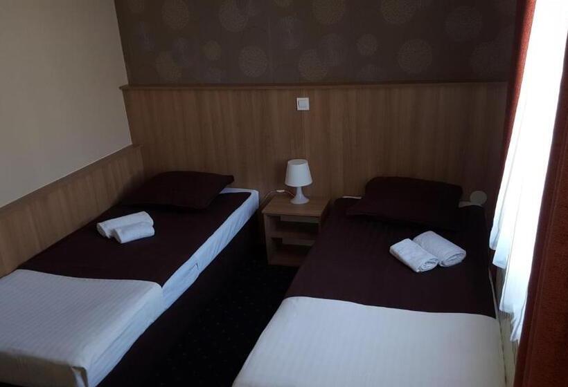 酒店 Admiral Vinkovci