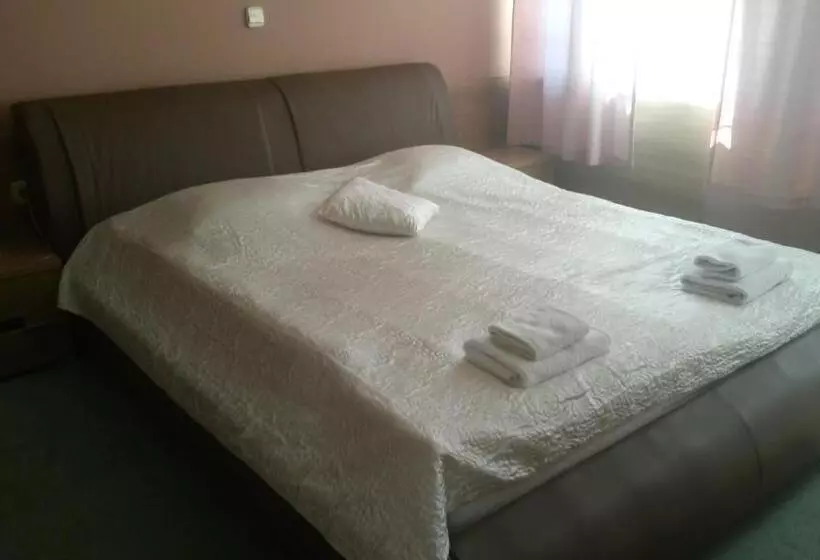 Hotelli Admiral Vinkovci