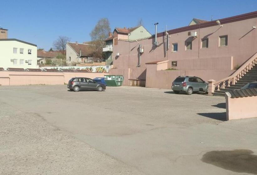 酒店 Admiral Vinkovci