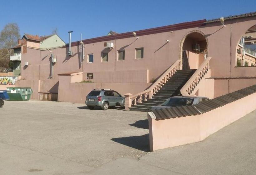 酒店 Admiral Vinkovci