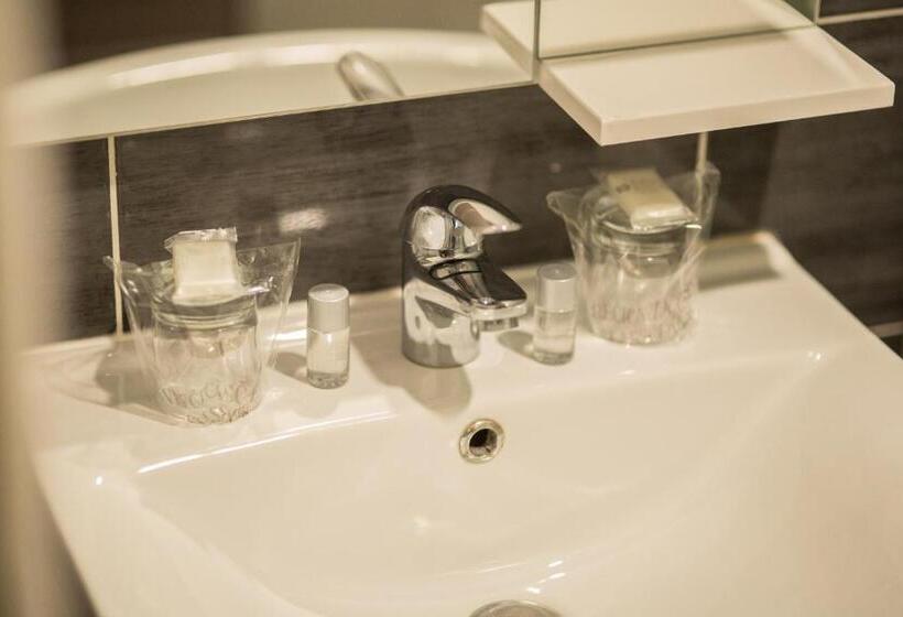 酒店 Admiral Vinkovci