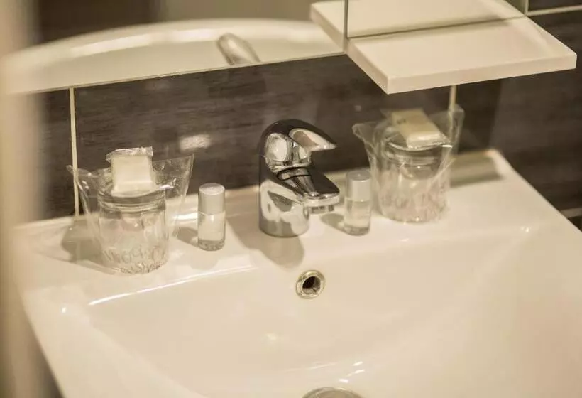 Hotelli Admiral Vinkovci