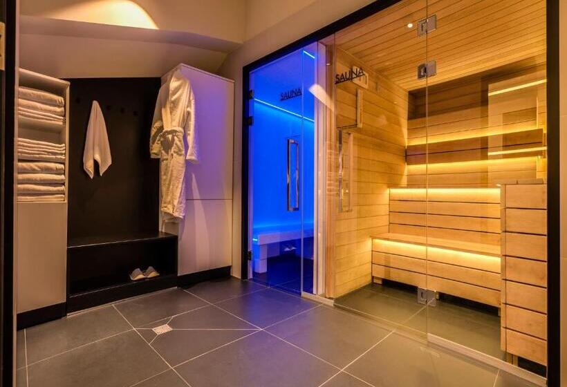 בית מלון כפרי Indigo Warsaw Nowy świat, An Ihg