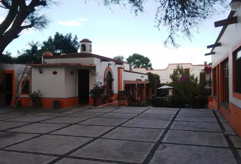 ホテル Los Mezquites