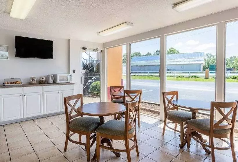 Hotelli Rodeway Inn Denmarkjackson