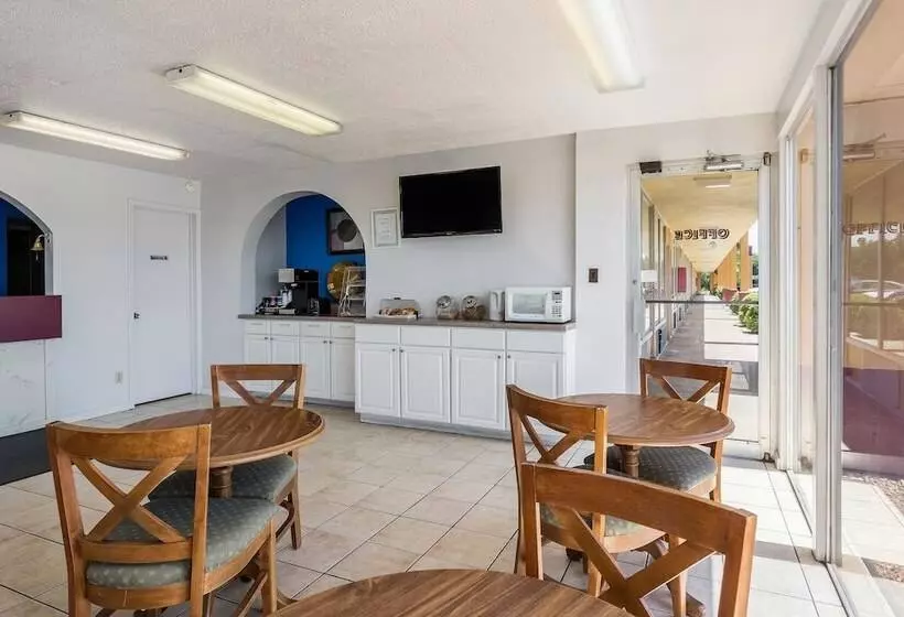 Hotelli Rodeway Inn Denmarkjackson