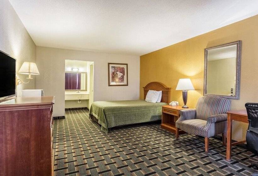 בית מלון כפרי Rodeway Inn Denmarkjackson