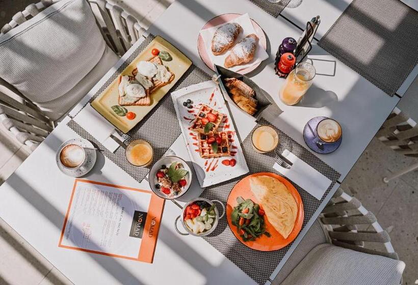 ホテル Stomorin Marina Hramina