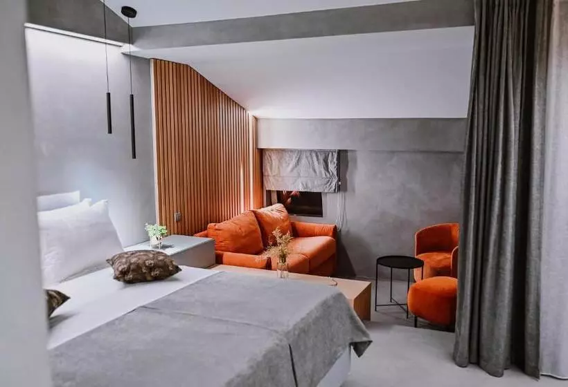 Hotelli Stomorin Marina Hramina