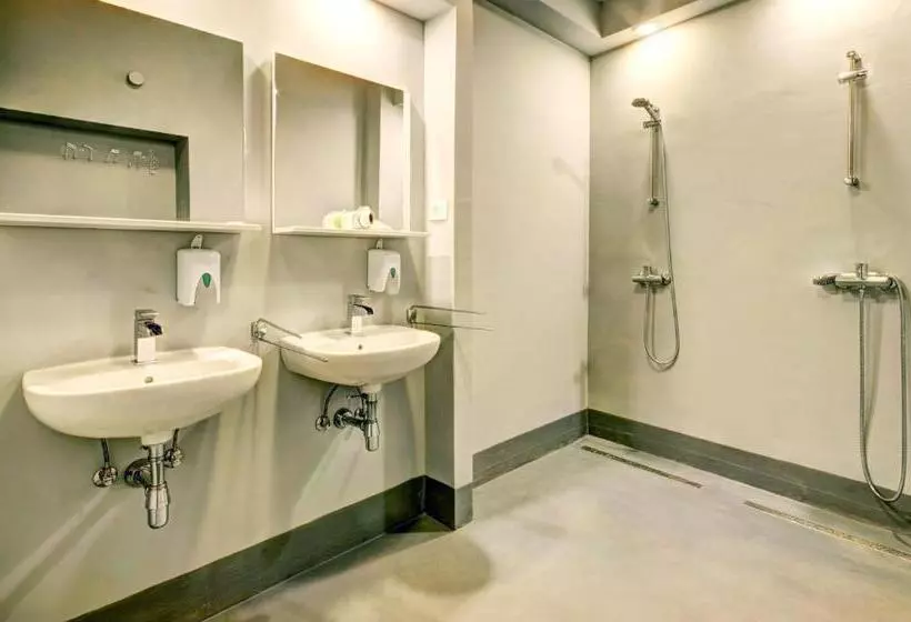 ユースホステル Rock Rooms Pula