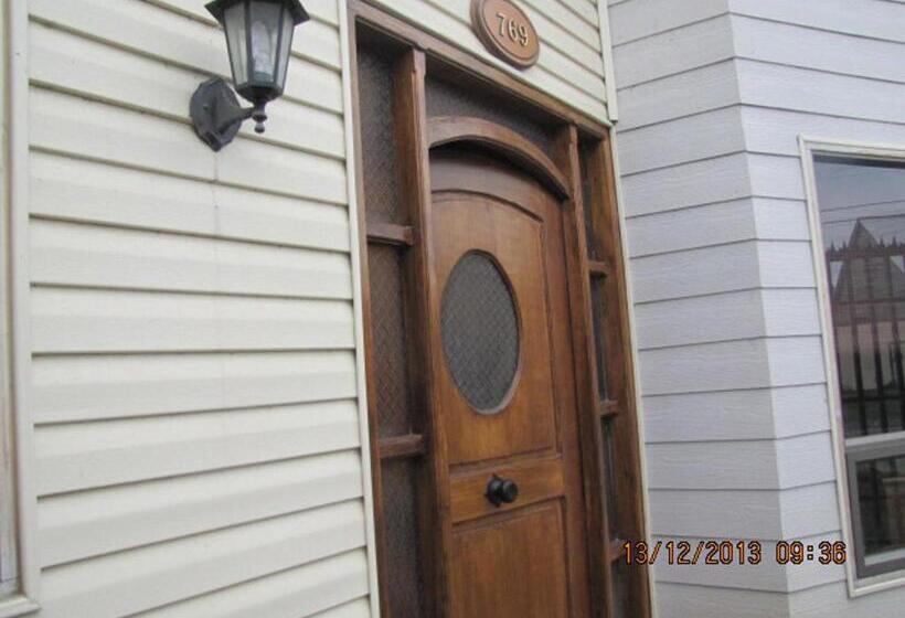 Bed and Breakfast Hostal Galvarino Puerto Natales