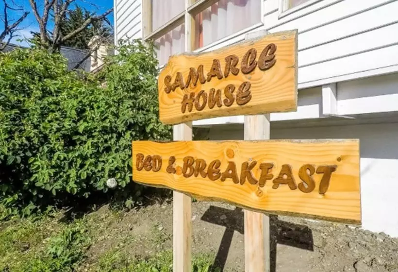 تختخواب و صبحانه Samarce House