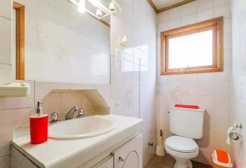 تختخواب و صبحانه Samarce House